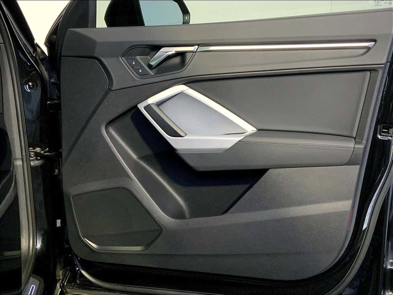 Used 2021 Audi Q3 2.0T Premium image 26