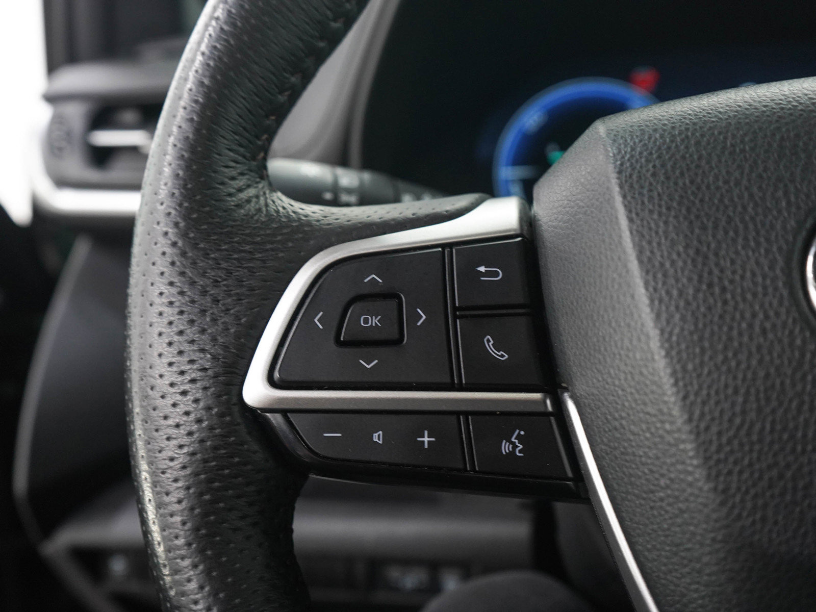 Used 2025 Toyota Sienna Platinum AWD/4WD image 31
