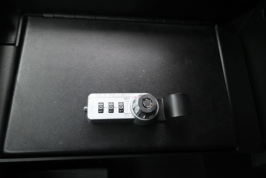 Used 2024 Toyota Tundra Limited AWD/4WD image 36