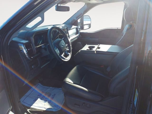 Used 2025 Ford F350 Lariat w/ Black Appearance Package image 15
