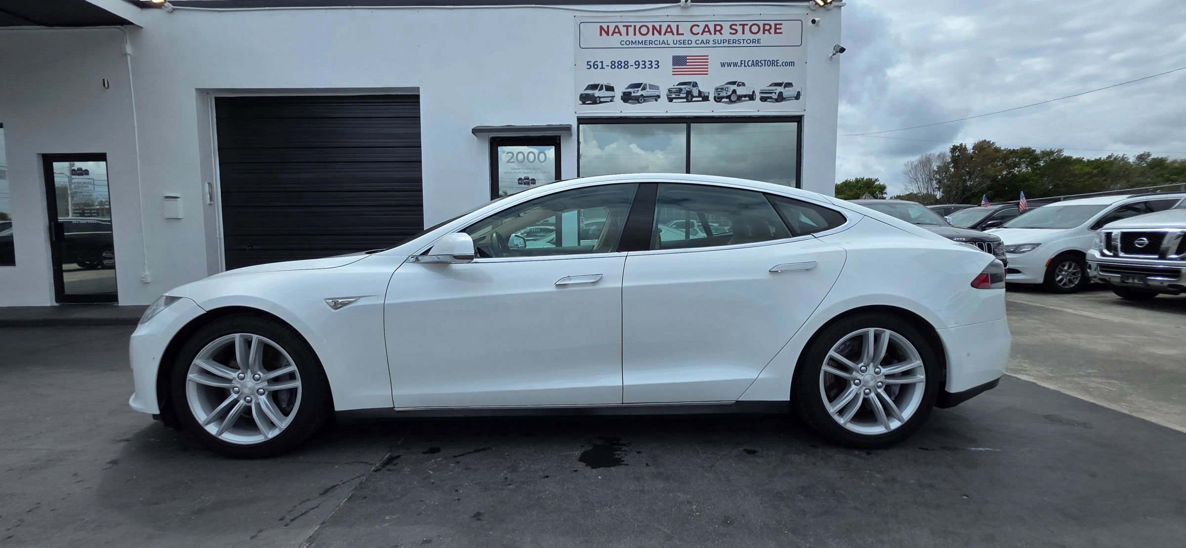 Used 2014 Tesla Model S 85 image 3