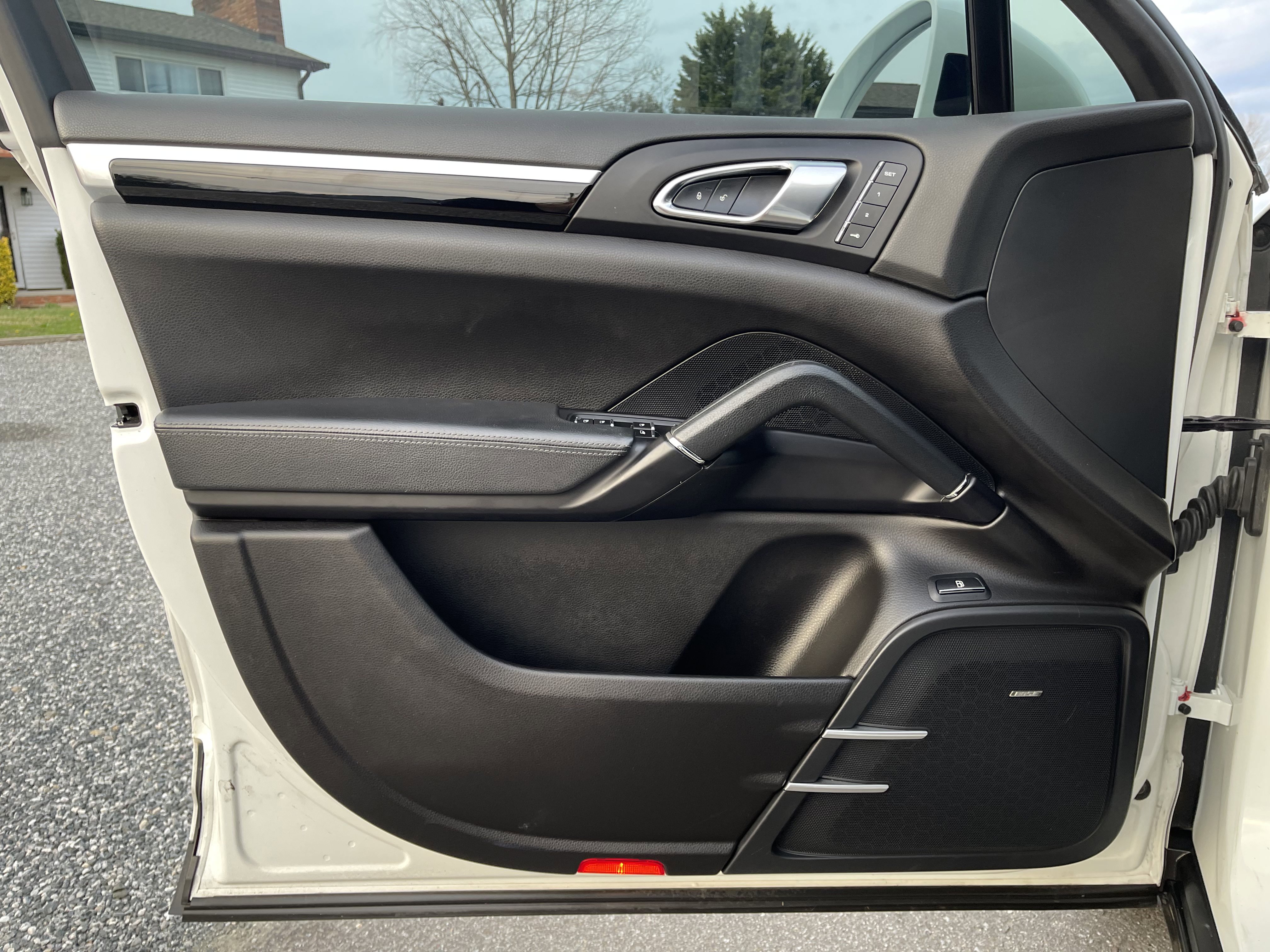 Used 2018 Porsche Cayenne S Platinum image 9