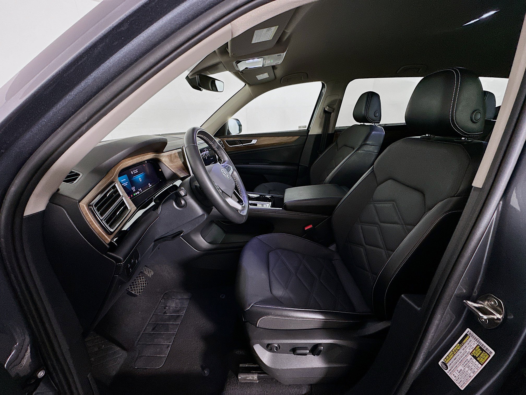 Used 2024 Volkswagen Atlas SE image 13