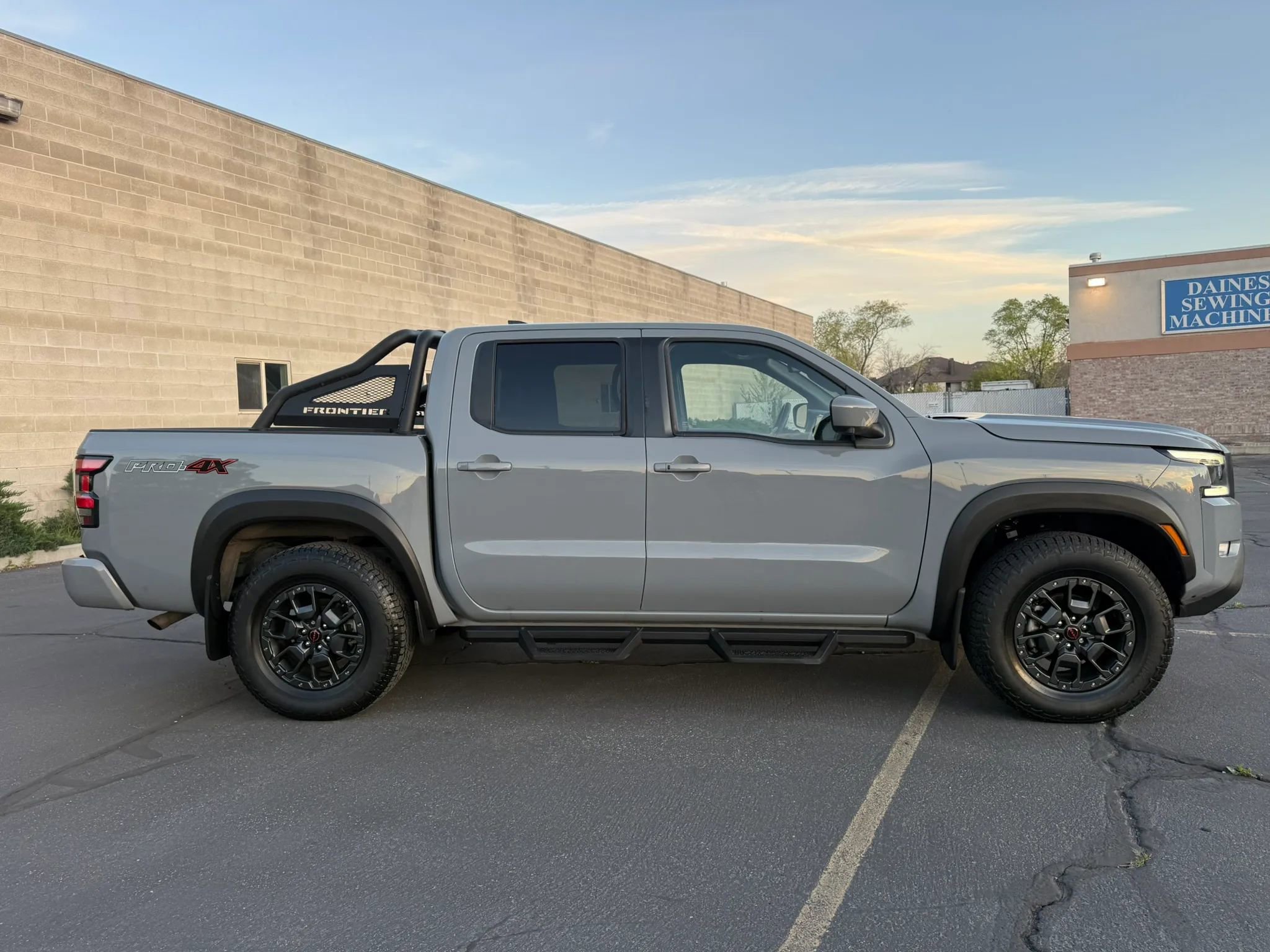Used 2024 Nissan Frontier PRO-4X w/ Pro Premium Package AWD/4WD image 4