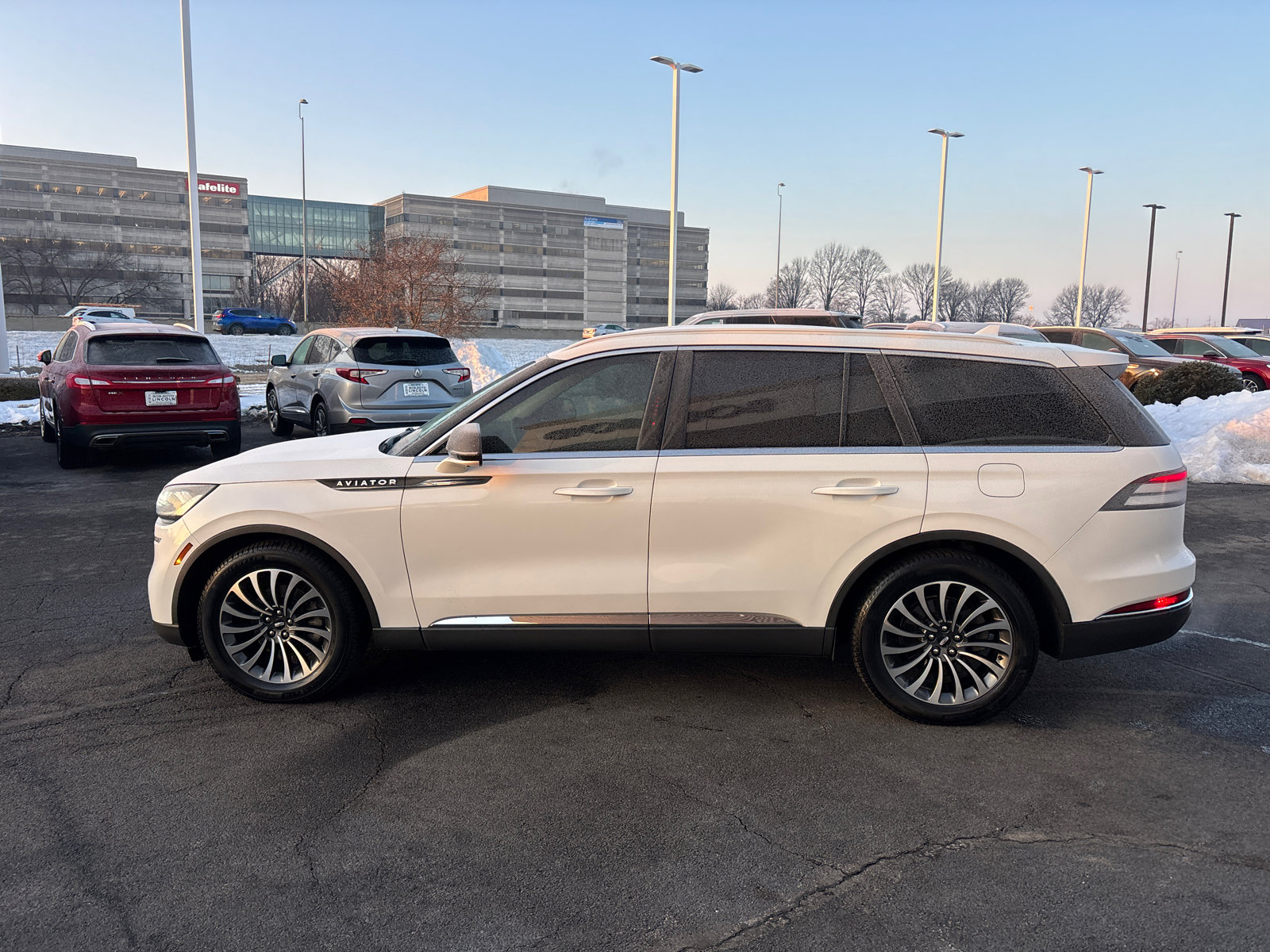 Used 2020 Lincoln Aviator Reserve w/ Elements Package Plus image 4