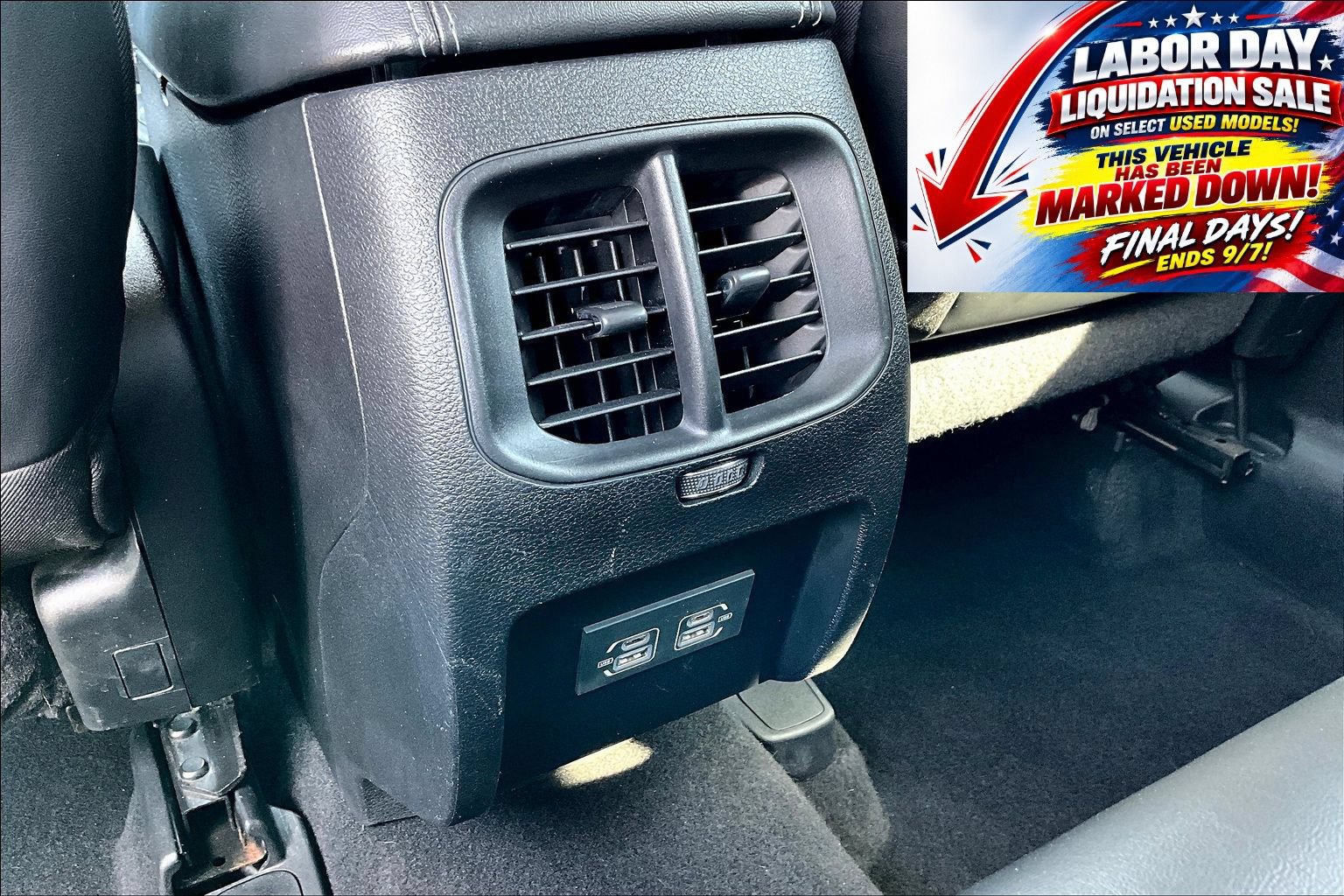 Used 2021 Jeep Cherokee Latitude Plus AWD/4WD image 12