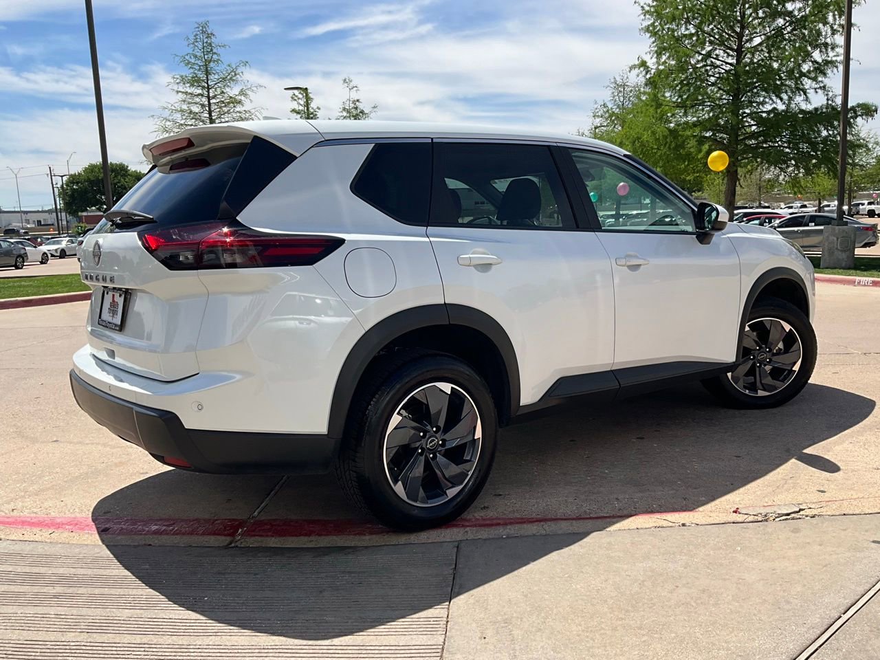 Used 2025 Nissan Rogue SV image 6