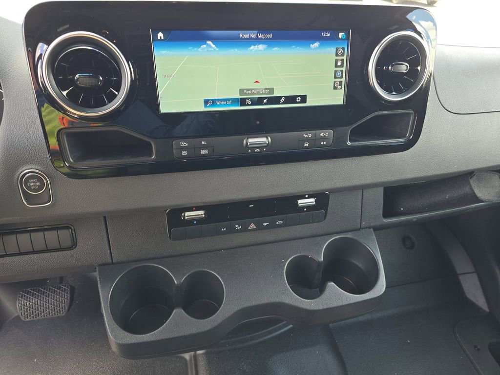 Used 2024 Mercedes-Benz Sprinter 2500 image 6