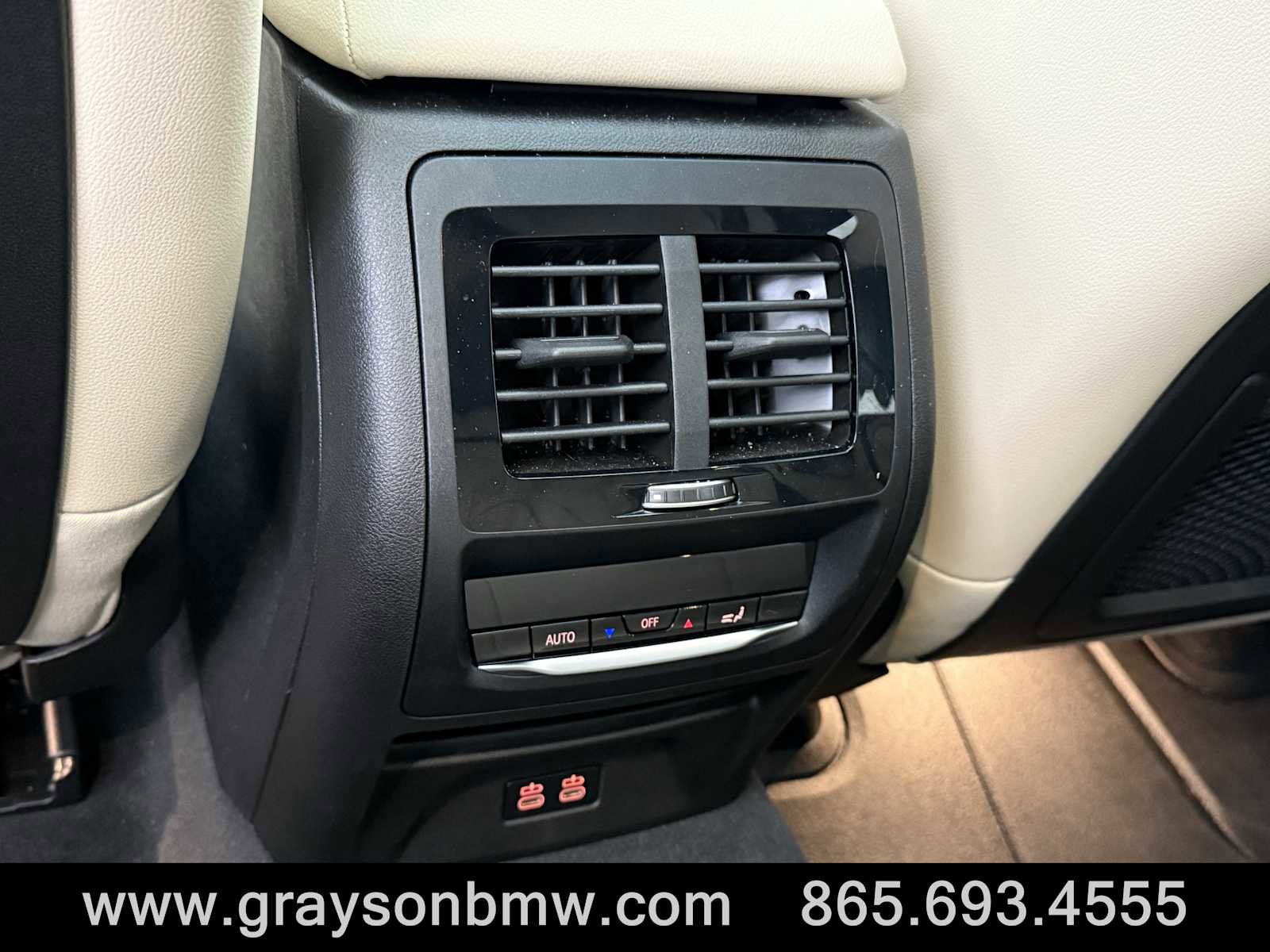 Used 2025 BMW X4 M40i w/ Premium Package image 34