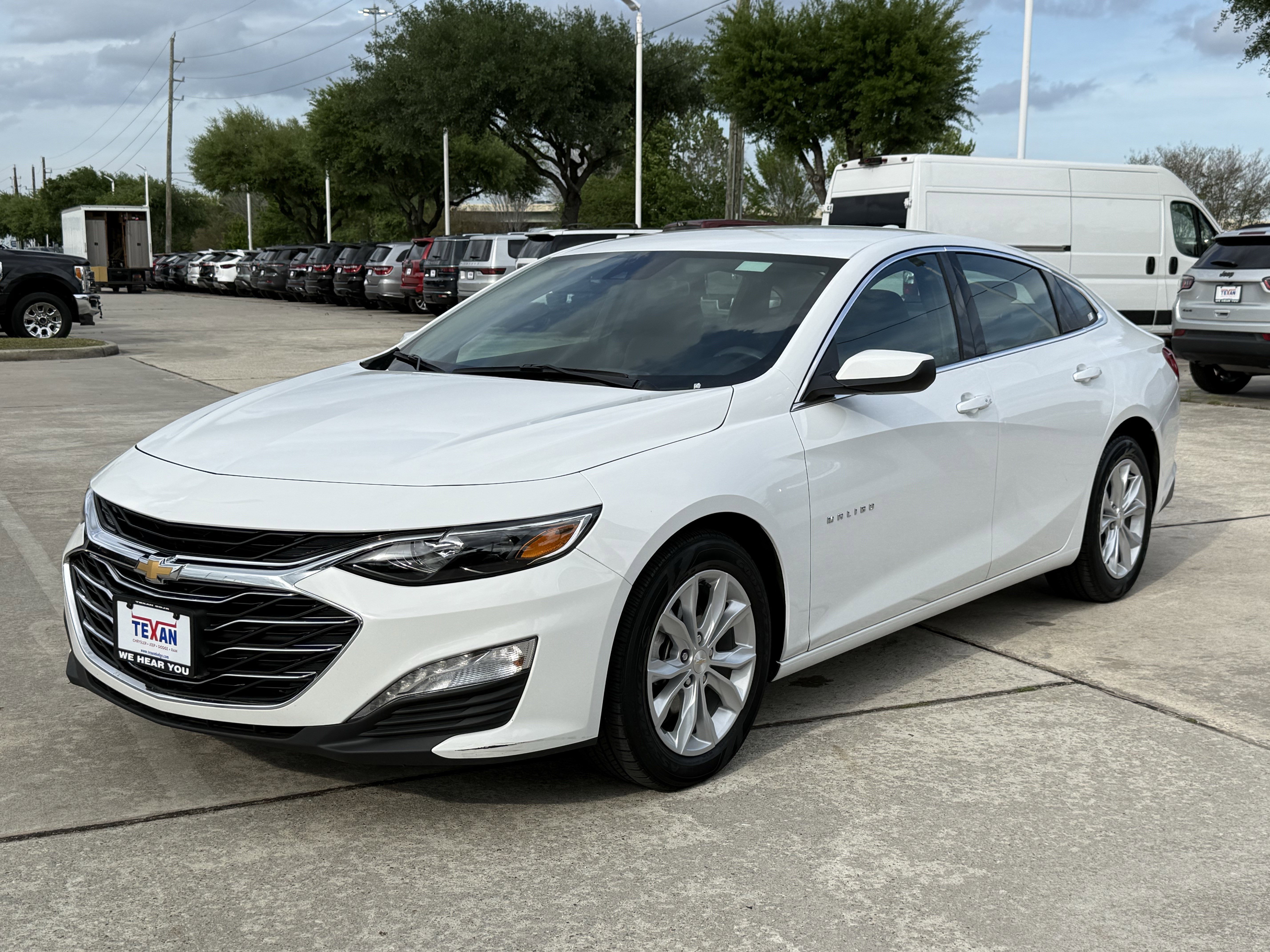Used 2024 Chevrolet Malibu LT FWD image 9