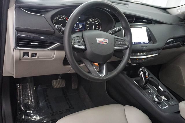 Used 2023 Cadillac XT4 Premium Luxury w/ Cold Weather Package image 5