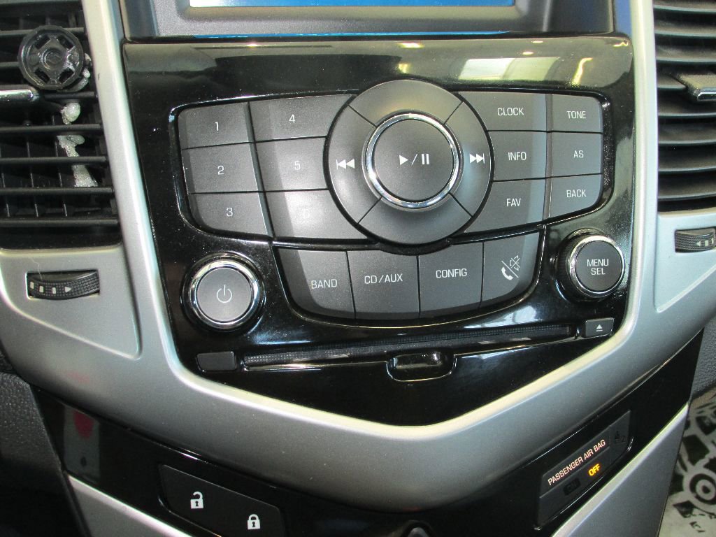 Used 2013 Chevrolet Cruze LT image 22