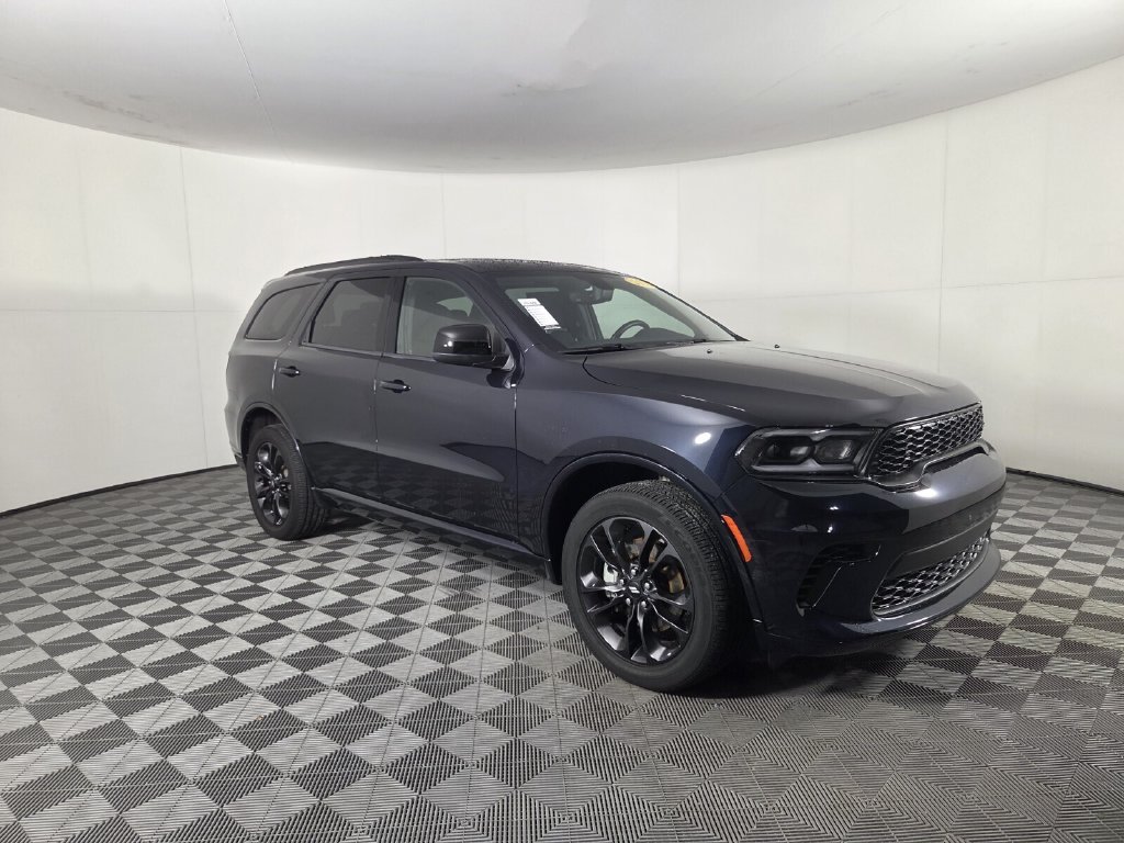Used 2025 Dodge Durango GT w/ Blacktop Package AWD/4WD image 2
