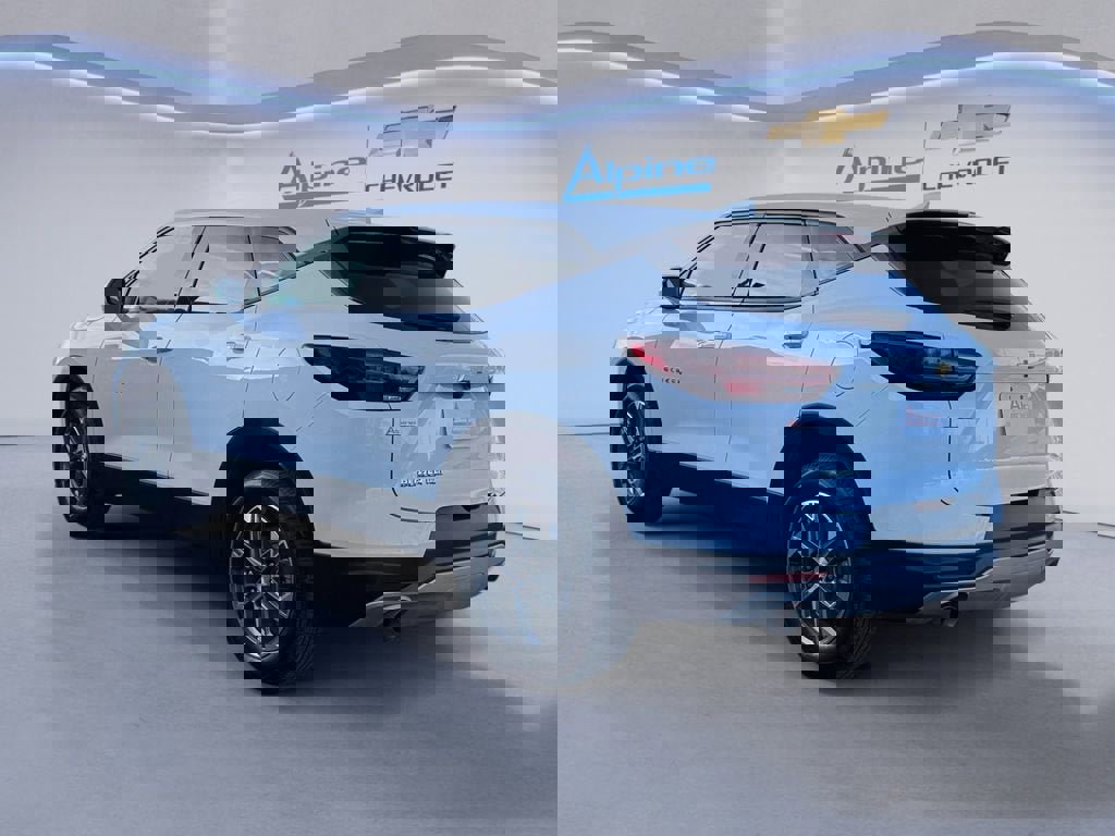 Used 2025 Chevrolet Blazer LT image 3