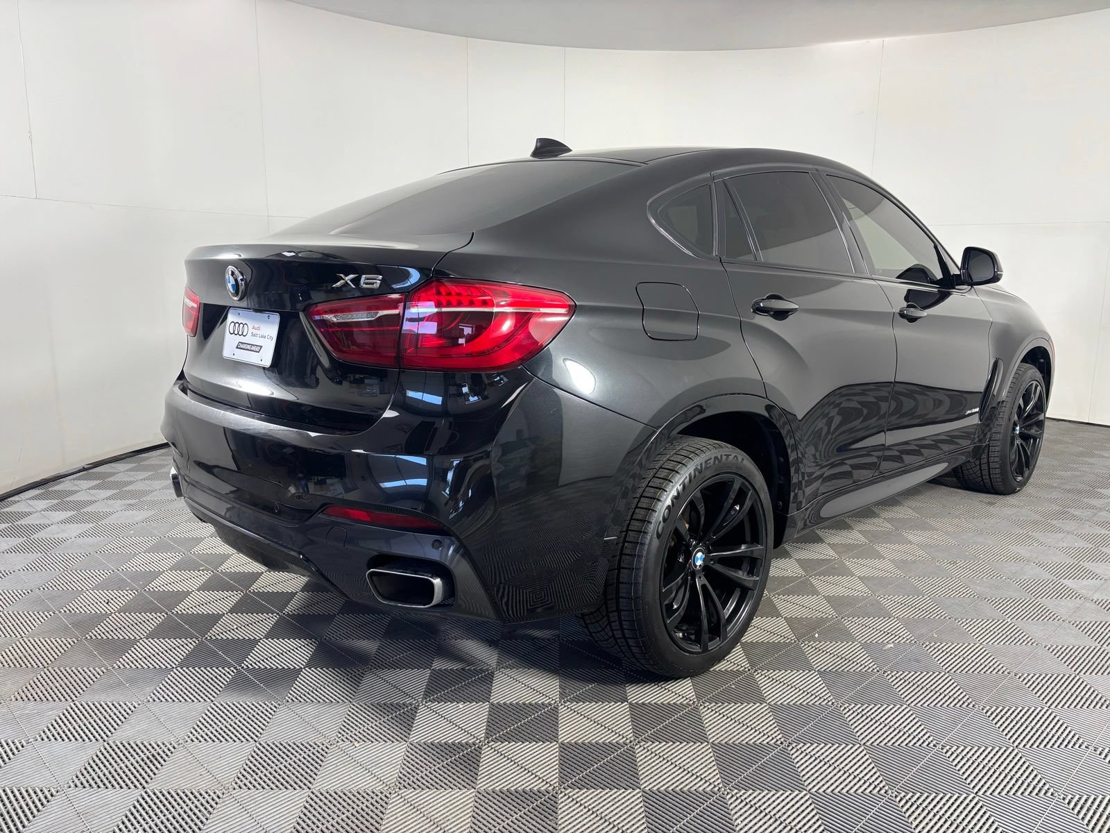 Used 2019 BMW X6 xDrive50i w/ M Sport Package AWD/4WD image 8