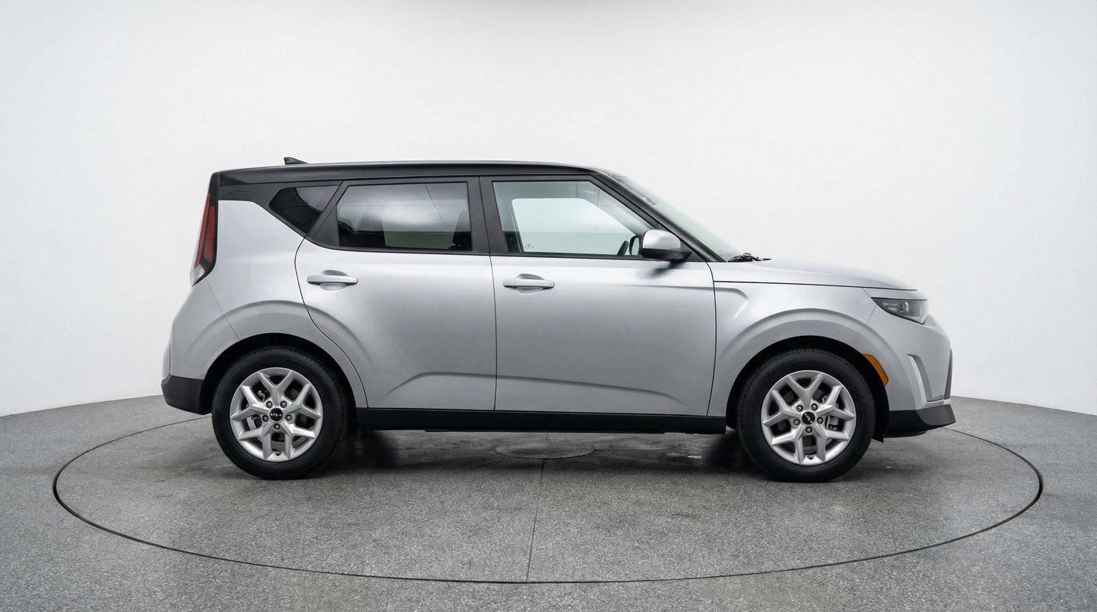 Used 2025 Kia Soul LX w/ LX Technology Package image 11