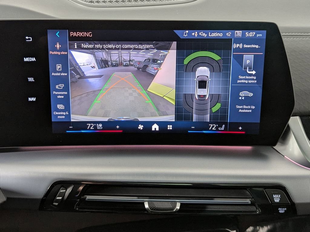 Used 2025 BMW X2 xDrive28i w/ M Sport Package image 23