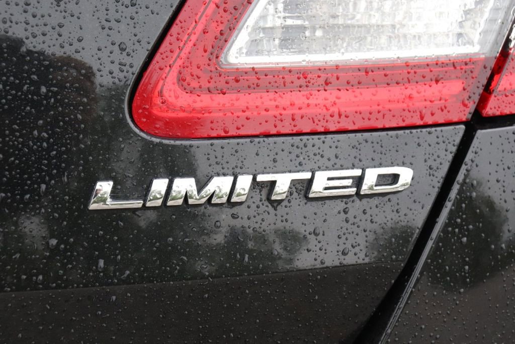 Used 2015 Ford Taurus Limited FWD image 40