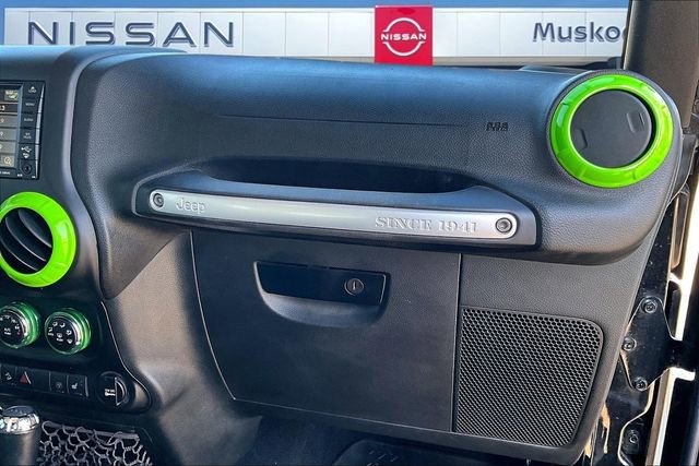 Used 2015 Jeep Wrangler Unlimited Sahara w/ Max Tow Package image 22