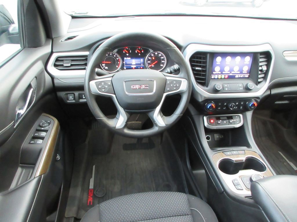 Used 2023 GMC Acadia SLE w/ Driver Convenience Package image 14