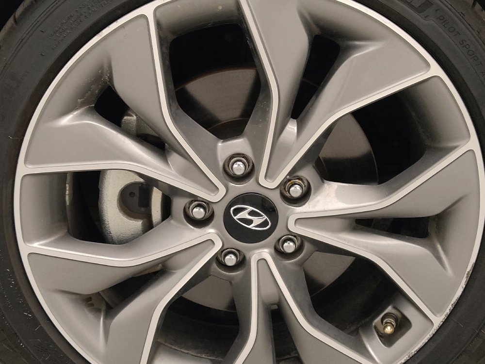 Used 2020 Hyundai Elantra GT N Line w/ Tech Package 03 FWD image 31