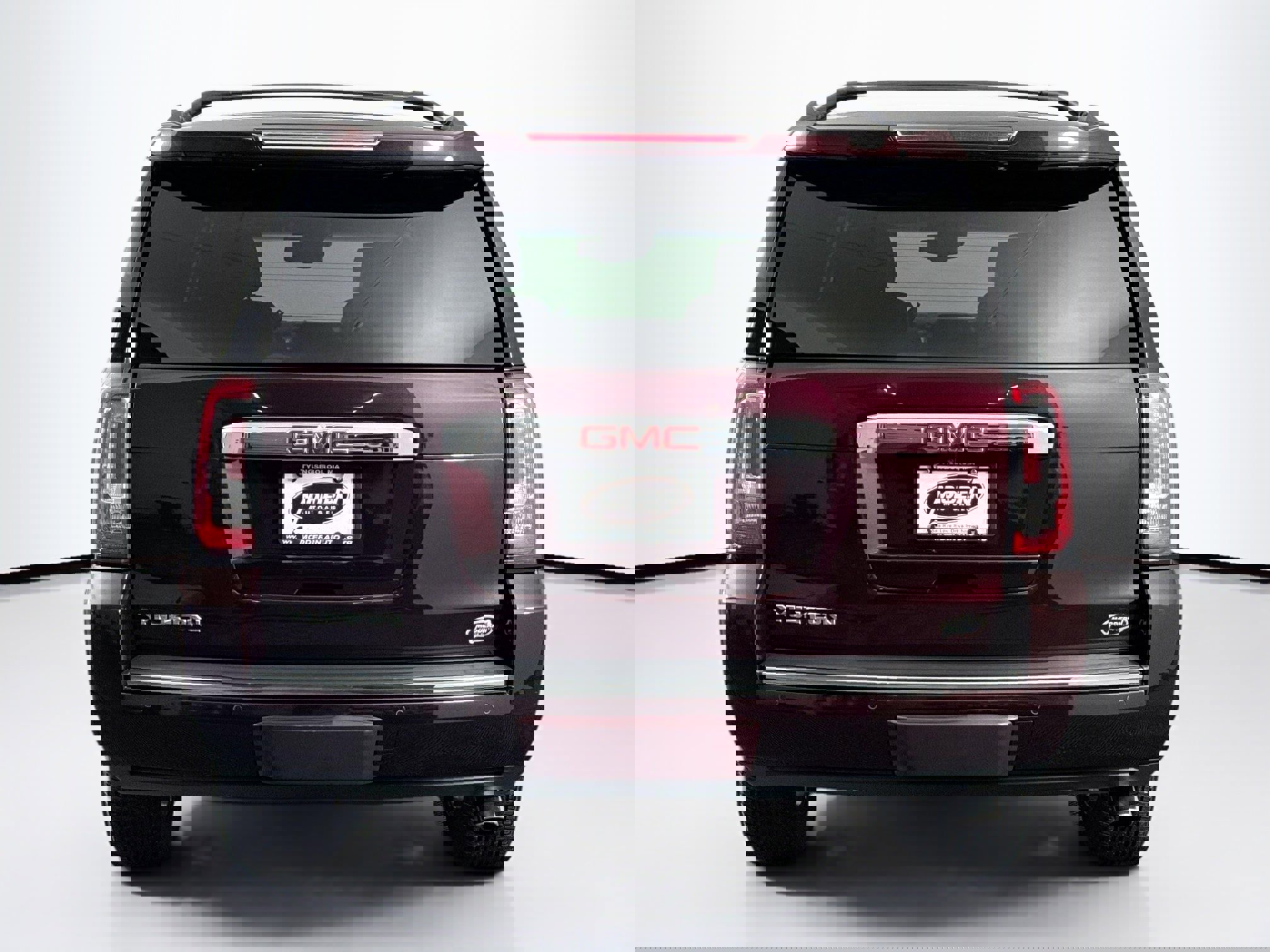 Used 2017 GMC Yukon Denali w/ Open Road Package image 10