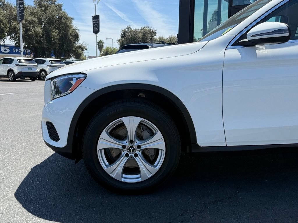 Used 2018 Mercedes-Benz GLC 300 4MATIC image 5