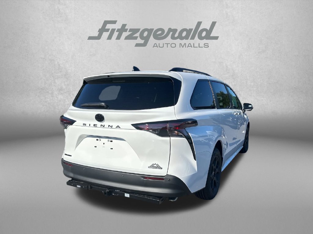 New 2026 Toyota Sienna XLE Woodland Edition AWD/4WD image 8