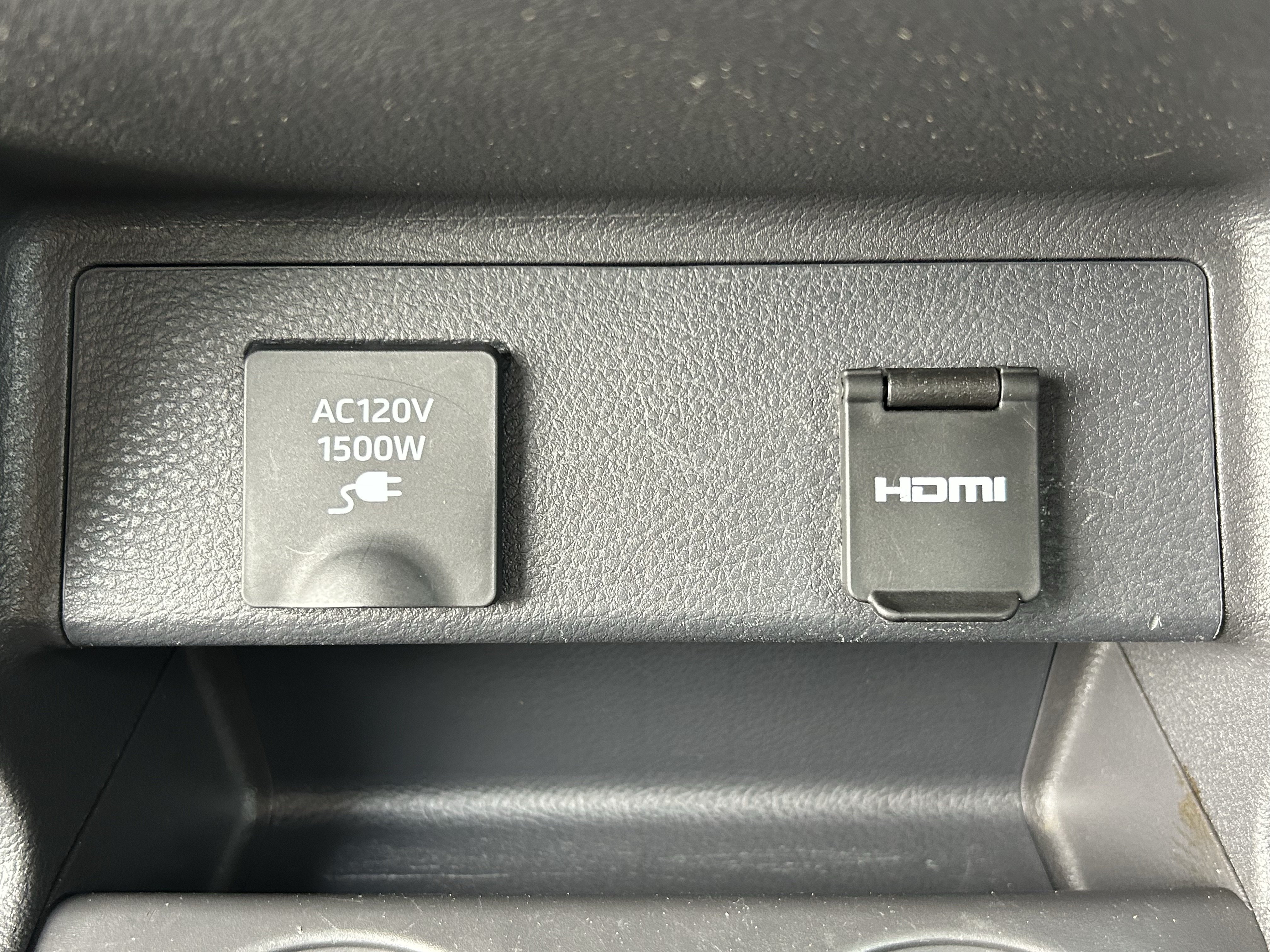 Used 2022 Toyota Sienna XSE w/ XSE Plus Package AWD/4WD image 21