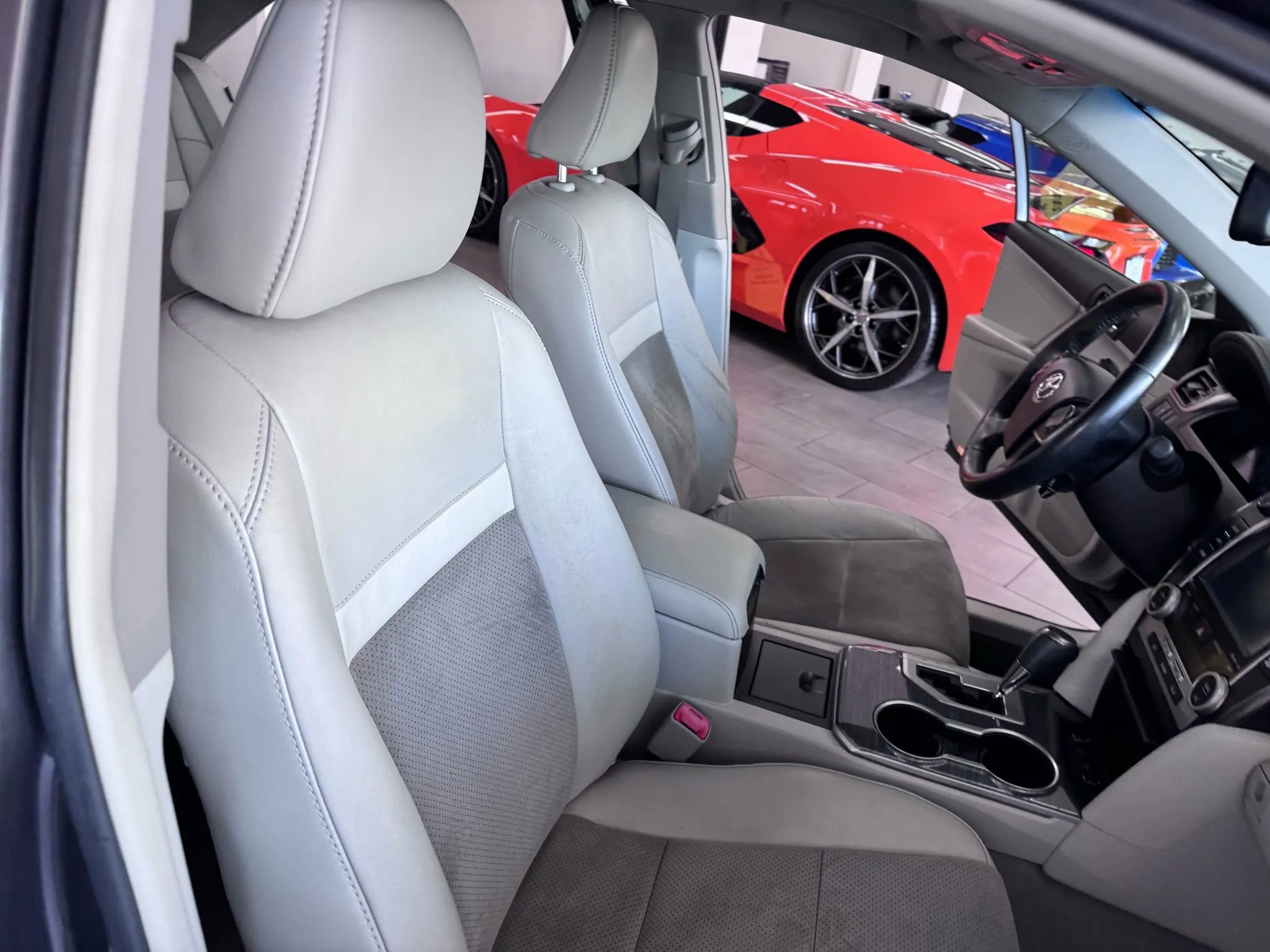 Used 2014 Toyota Camry XLE image 13