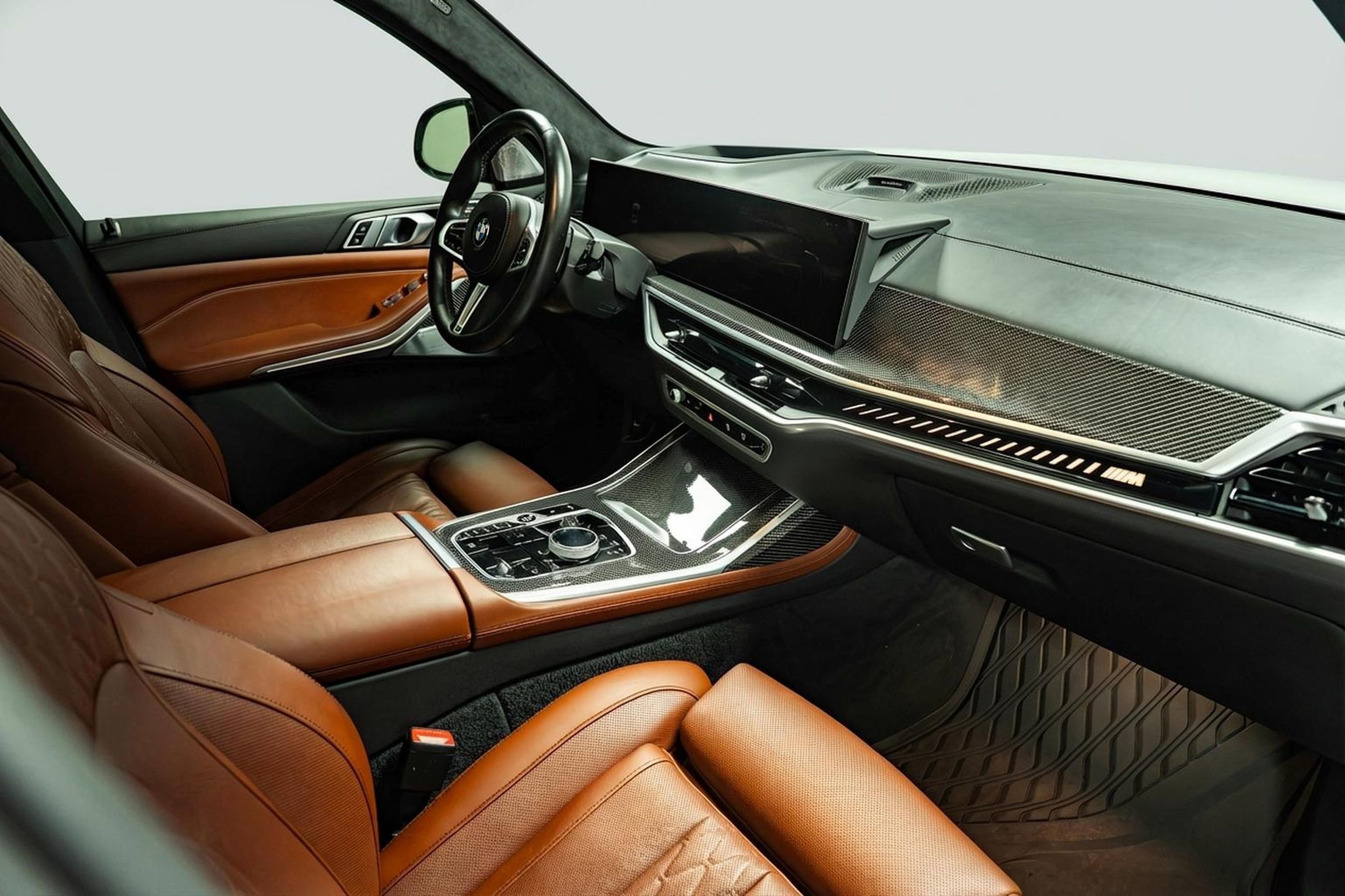 Used 2023 BMW X7 M60i w/ Executive Package image 2