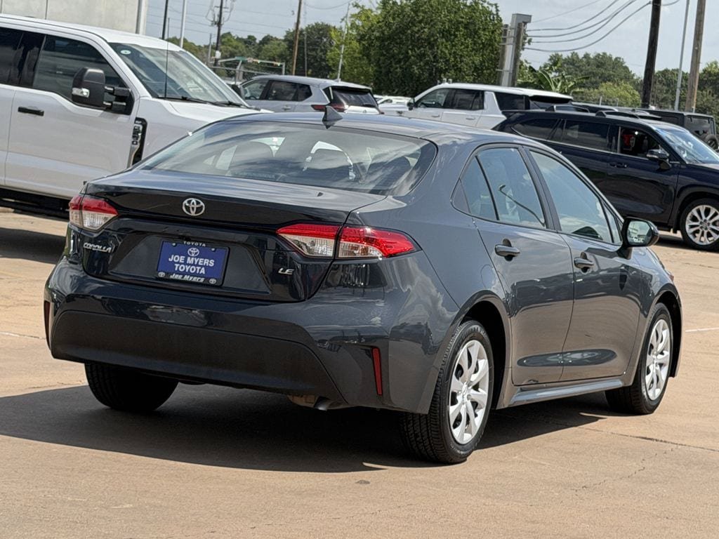 Used 2025 Toyota Corolla LE FWD image 5