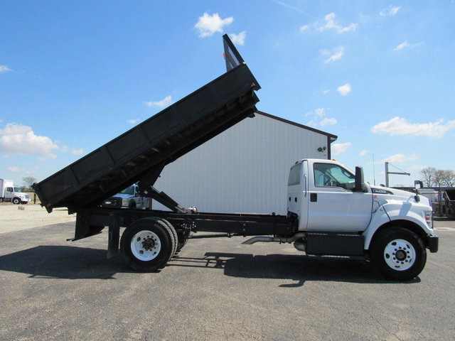 Used 2022 Ford F750 2WD Regular Cab Super Duty image 36