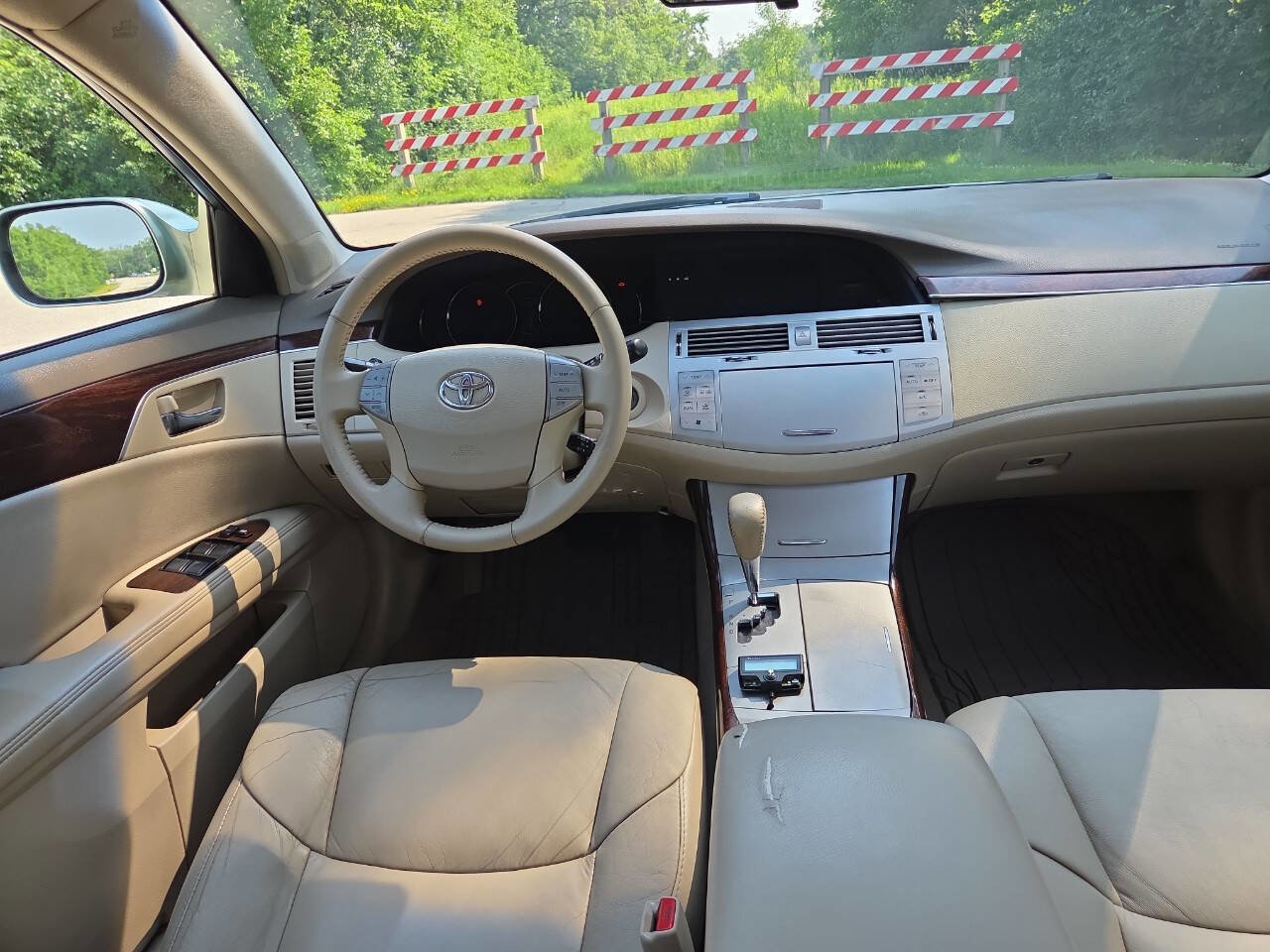 Used 2008 Toyota Avalon XLS image 12