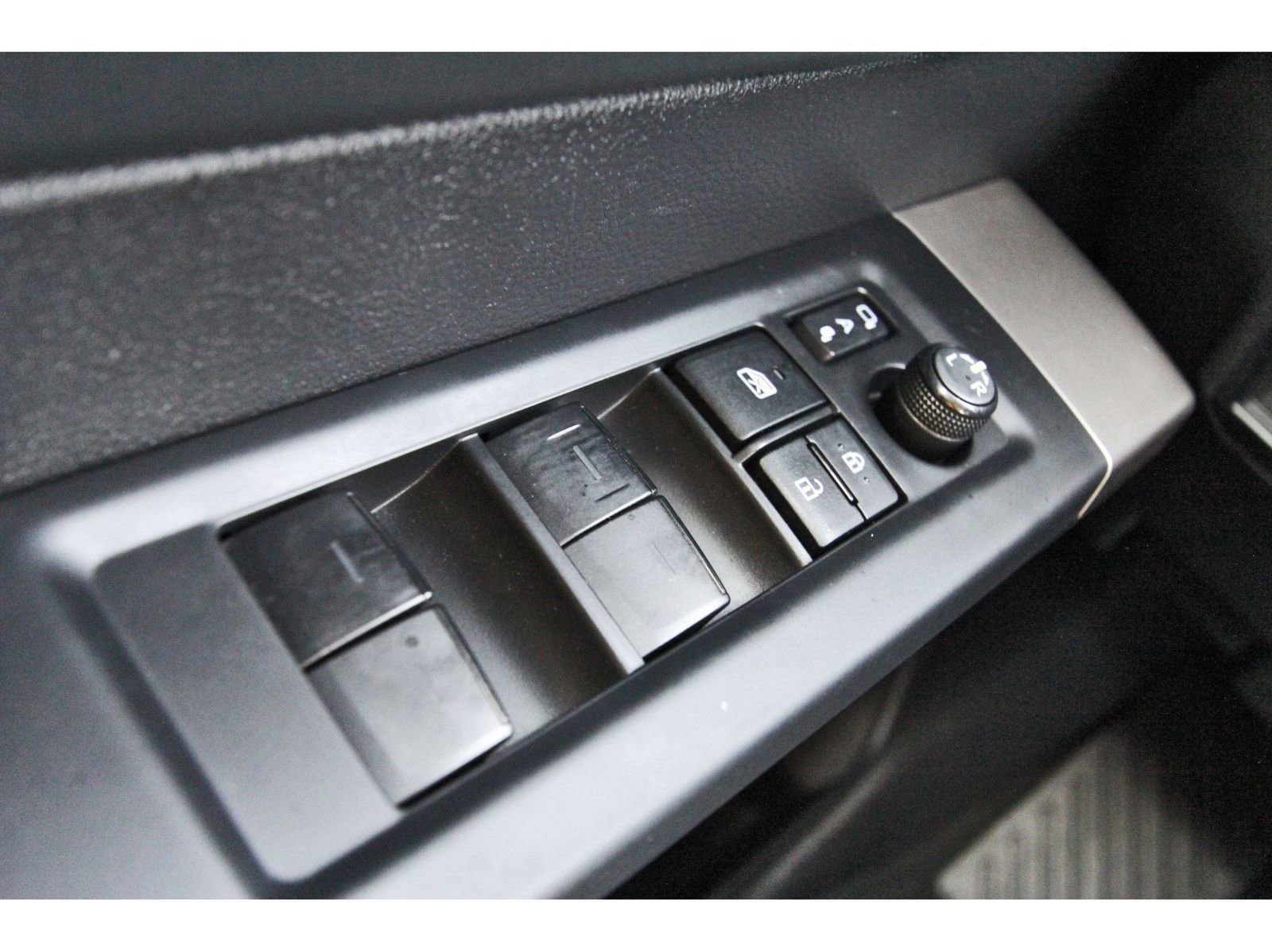 Used 2022 Toyota Tundra Limited w/ Power Package image 19