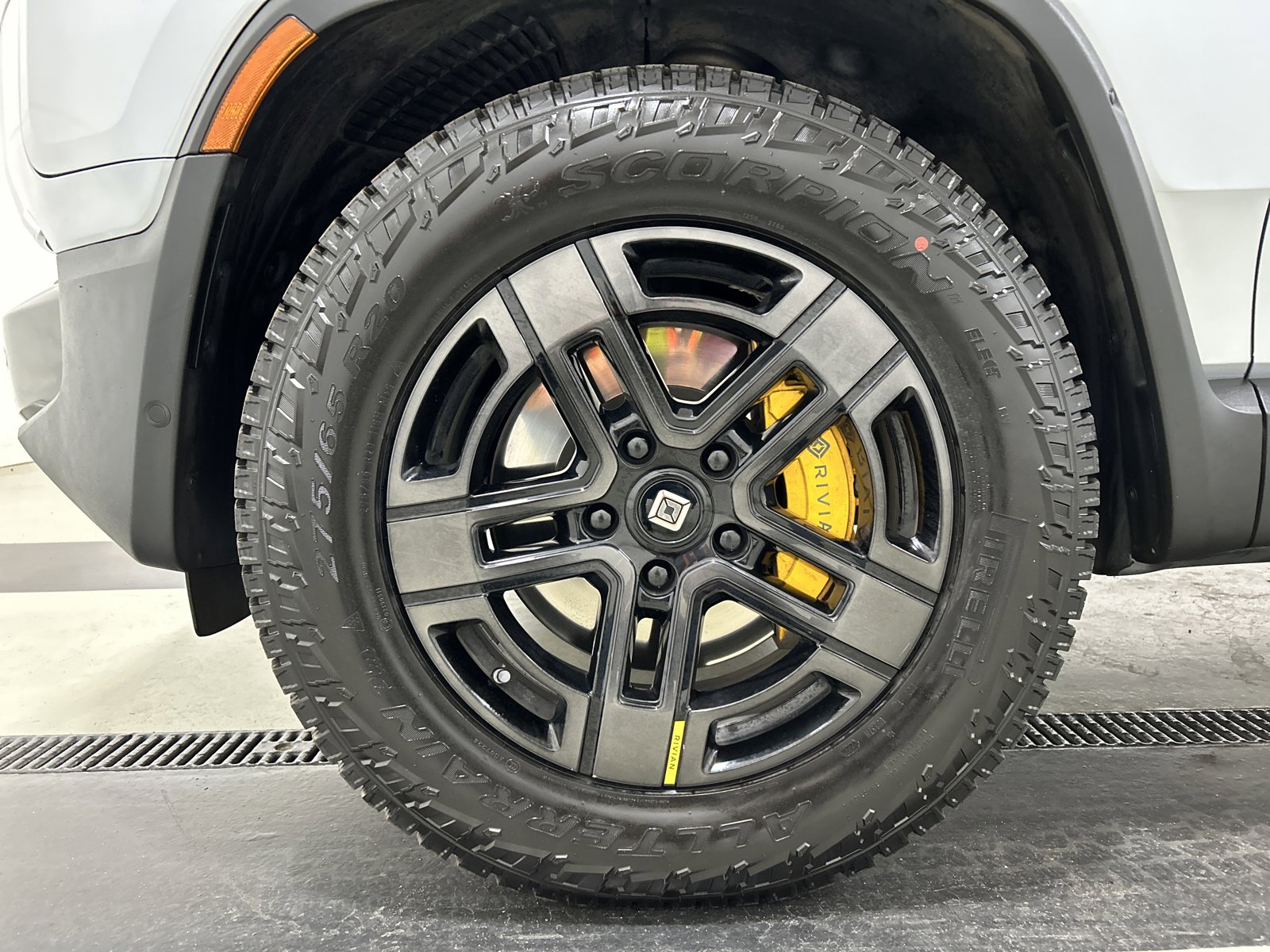 Used 2022 Rivian R1T Launch Edition AWD/4WD image 9