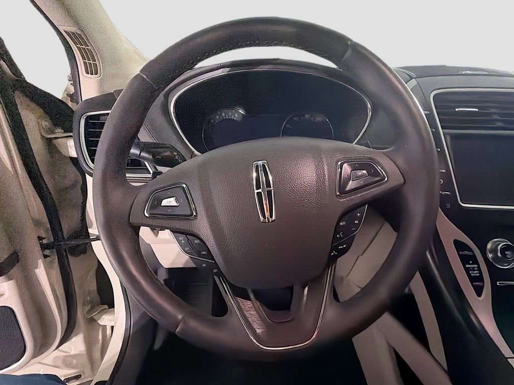 Used 2016 Lincoln MKX Select w/ Select Plus Package FWD image 11
