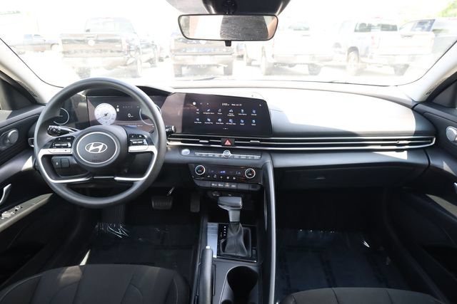 Used 2024 Hyundai Elantra SEL FWD image 16