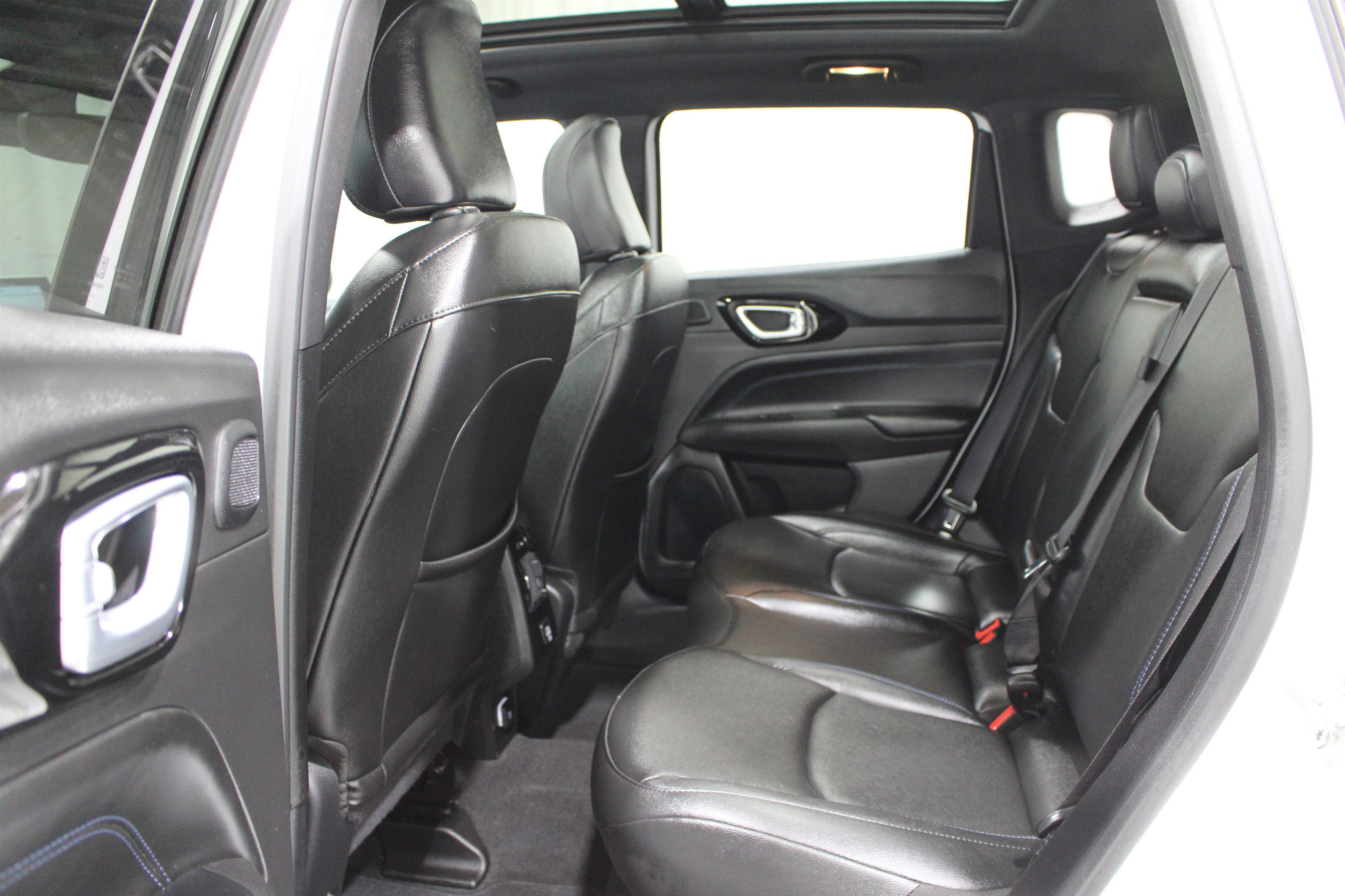 Used 2025 Jeep Compass Limited w/ High Altitude Package image 20