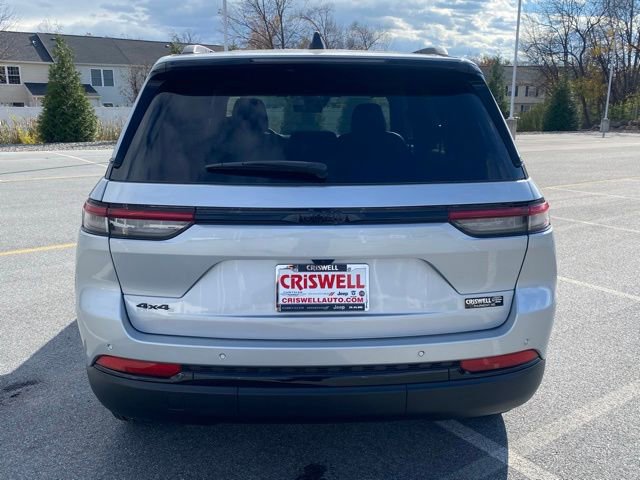 New 2025 Jeep Grand Cherokee Altitude image 6