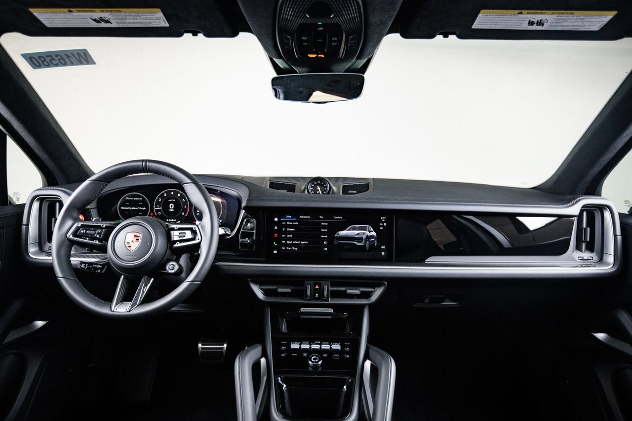 New 2026 Porsche Cayenne GTS AWD/4WD image 25