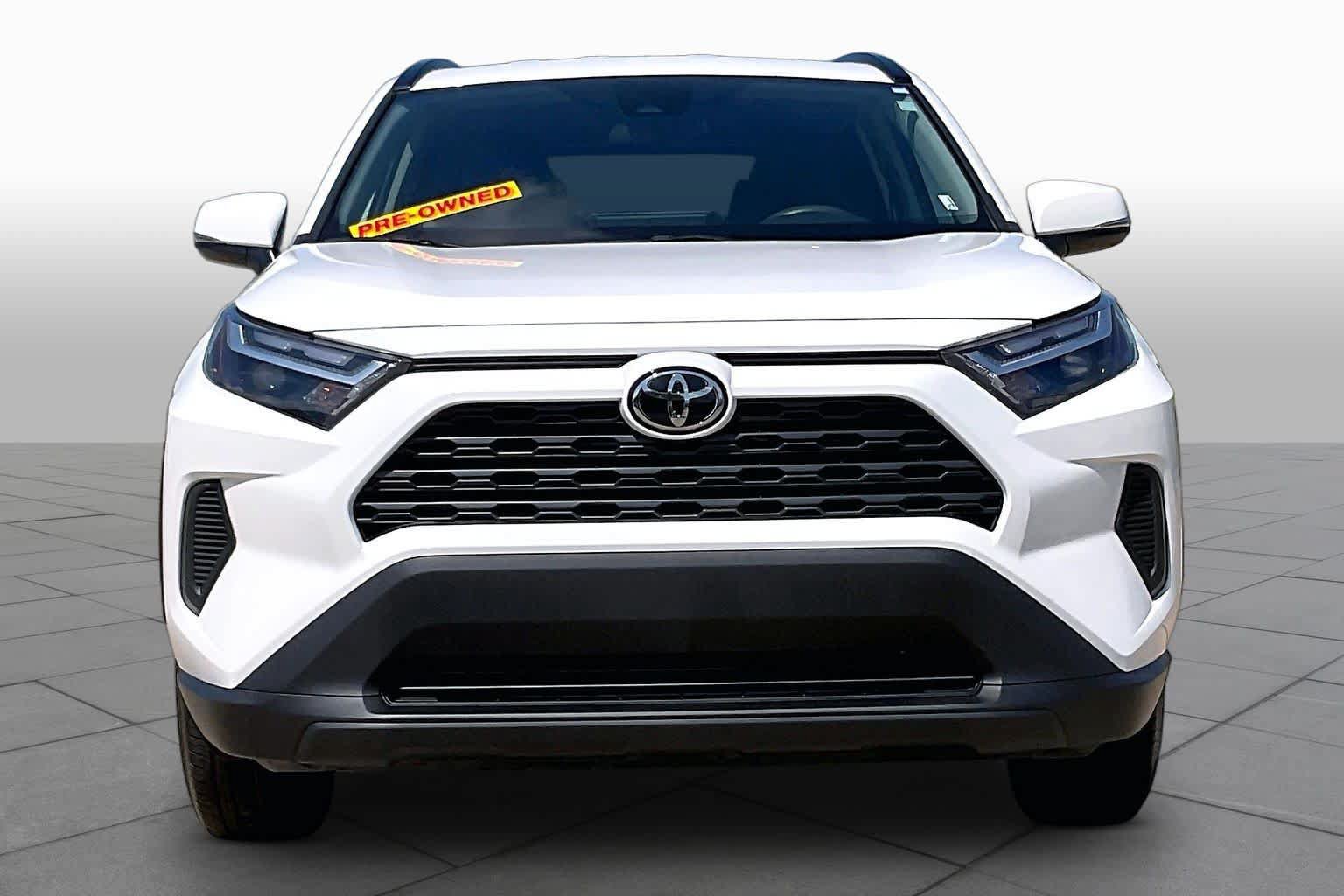 Used 2025 Toyota RAV4 XLE FWD image 4