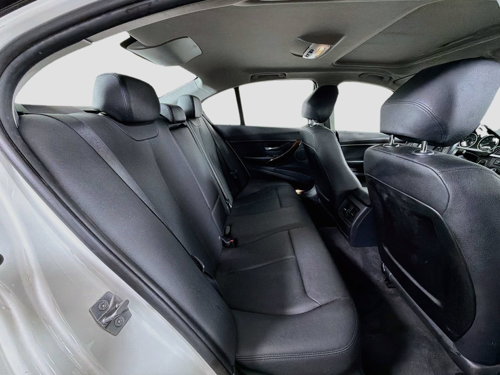 Used 2014 BMW 320i xDrive Sedan AWD/4WD image 26