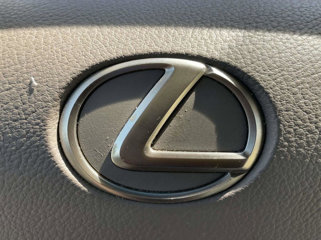 Used 2019 Lexus GX 460 Premium w/ Premium Package image 29