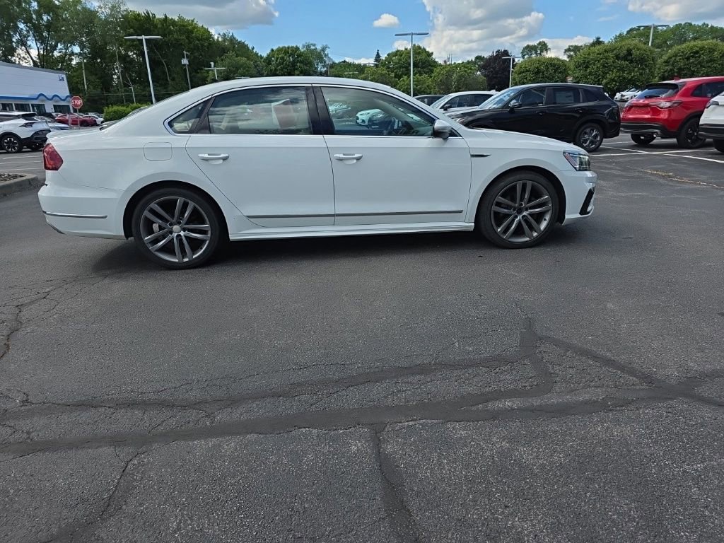 Used 2017 Volkswagen Passat 1.8T R-Line FWD image 8