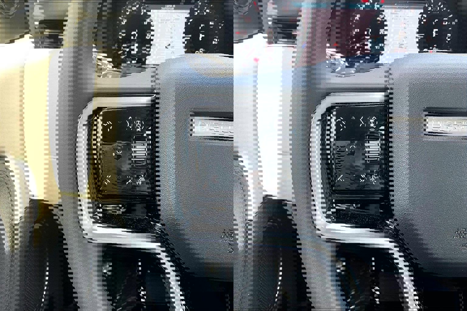 Certified 2025 Land Rover Discovery Sport S image 22