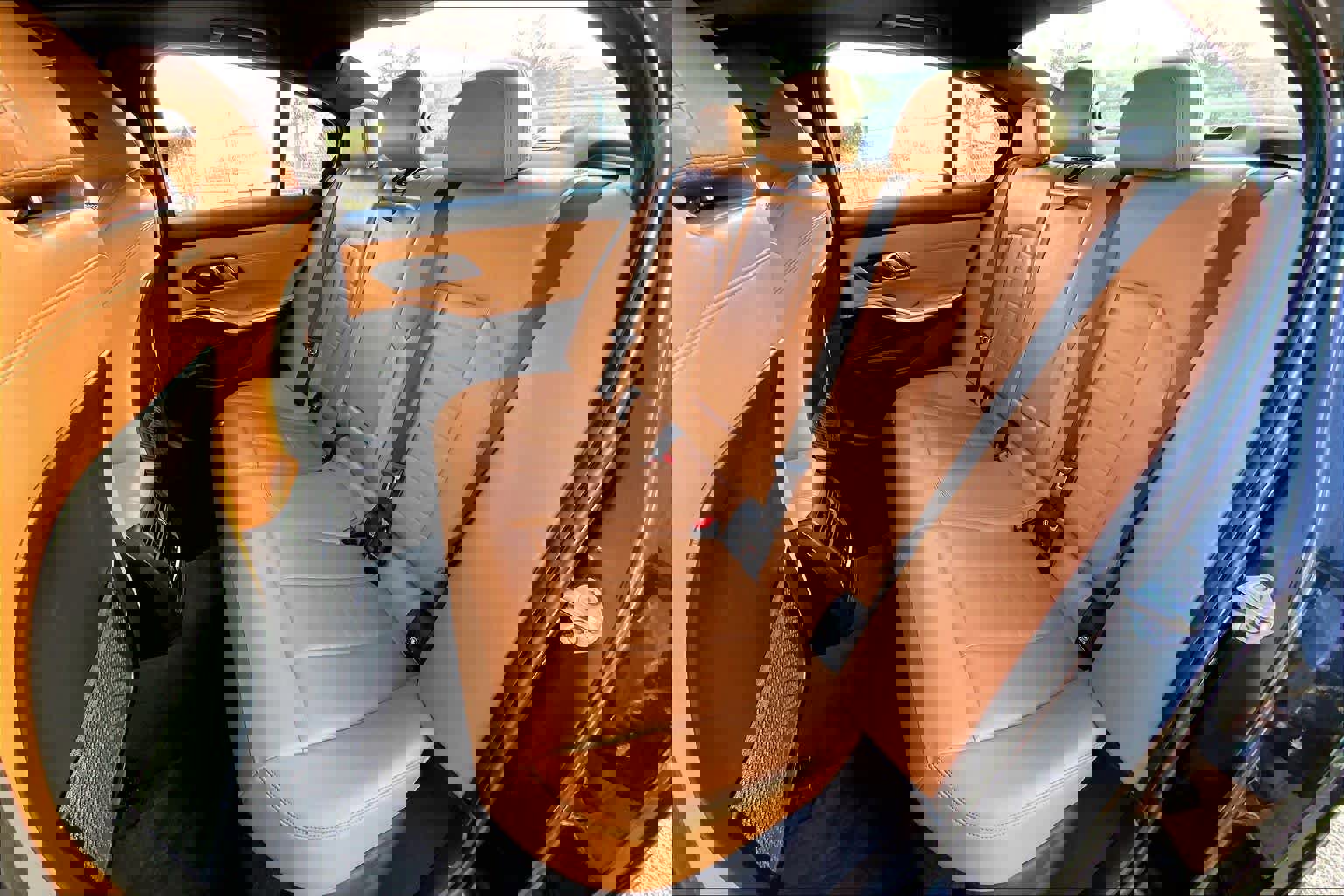 Used 2019 BMW 330i Sedan w/ Driving Assistance Package image 19