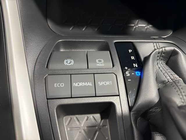 Used 2019 Toyota RAV4 XLE w/ Convenience Package image 23