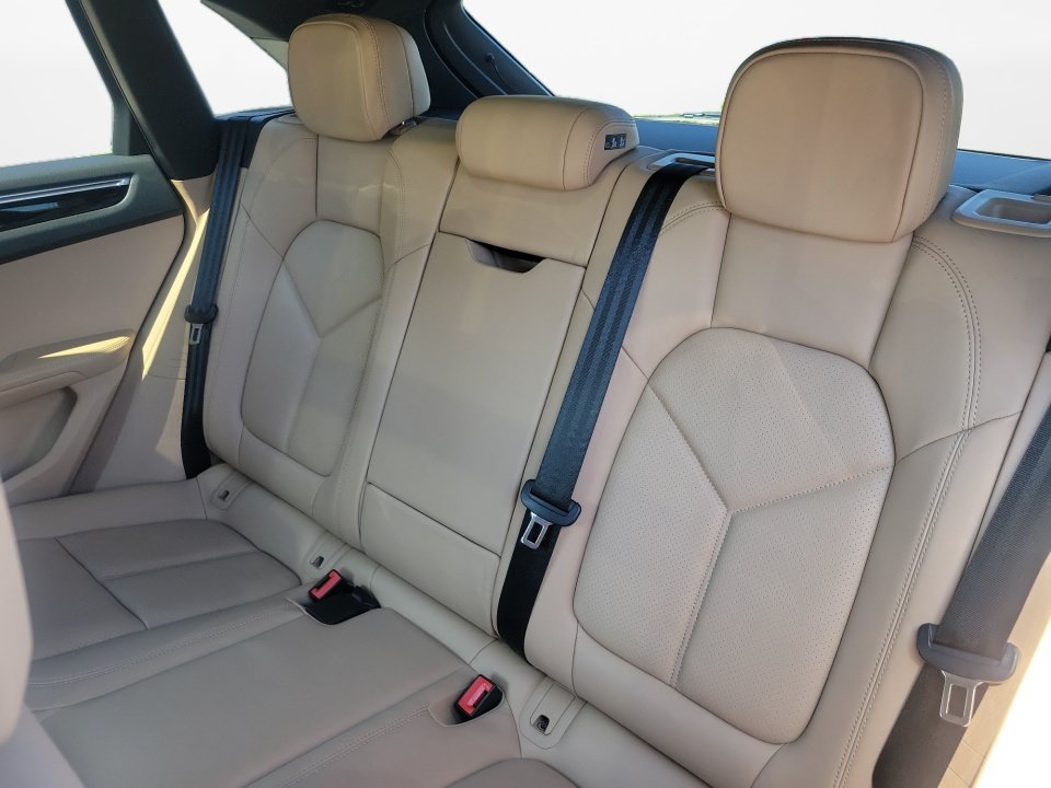 Used 2023 Porsche Macan AWD/4WD image 12