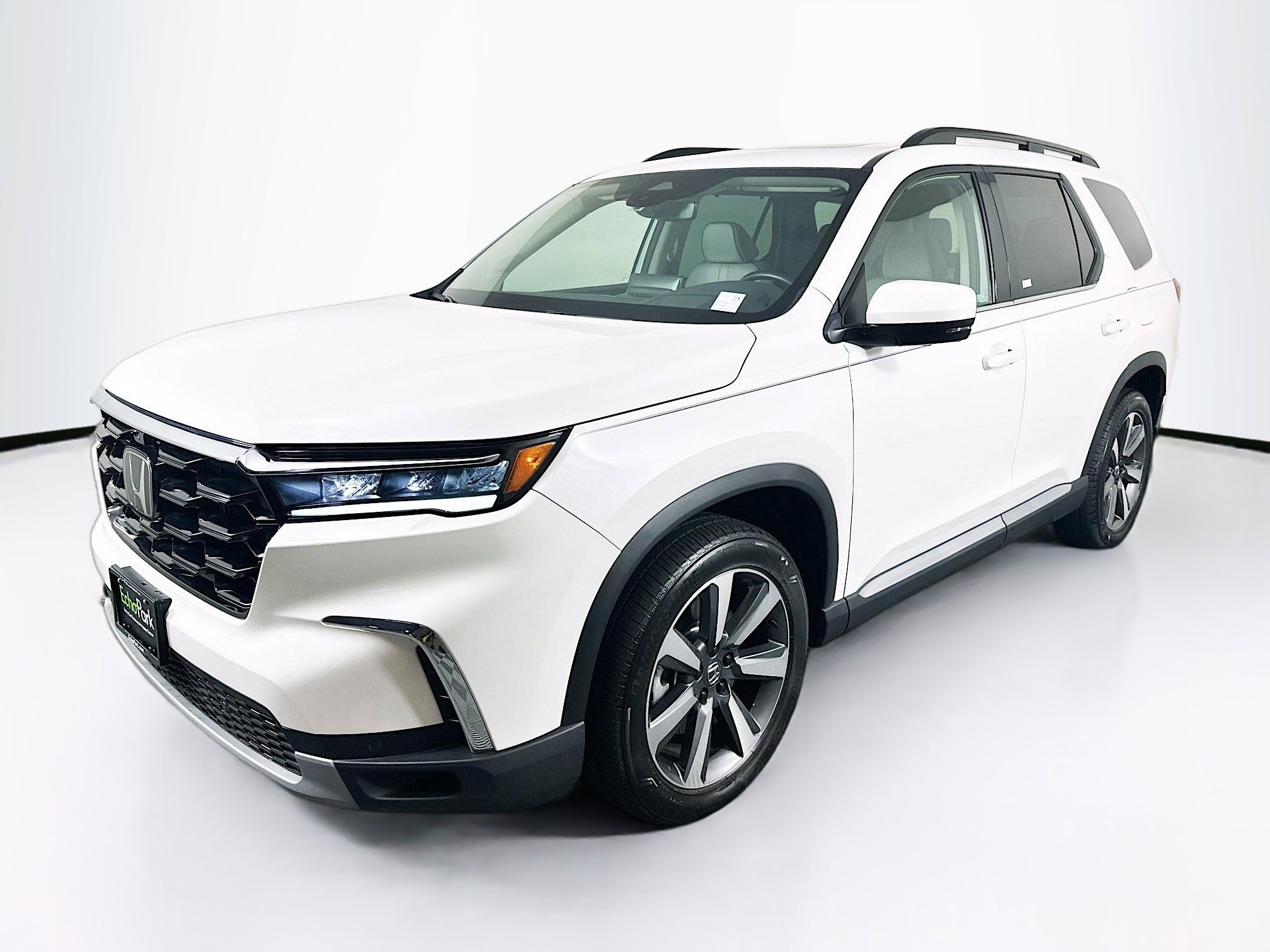 Used 2024 Honda Pilot Elite image 3